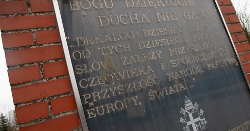 O Dekalogu przed rocznicą papieskiej wizyty 