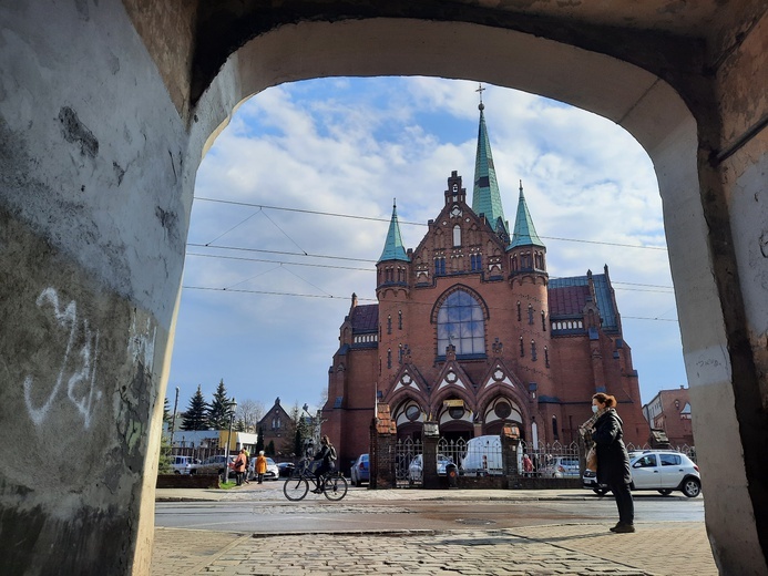 Załęże - kościół w Katowicach, wzniesiony po straszliwej katestrofie