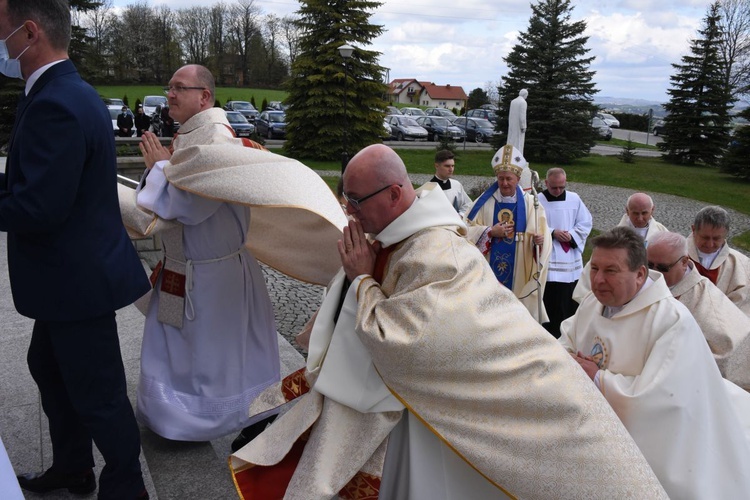 Kwiatonowice. Dedykacja kościoła