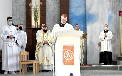 W parafii pw. św. Brata Alberta w Świebodzicach słowo głosił dk. Emil Dudek, a klerycy pokazali przedstawienie o Dobrym Pasterzu.