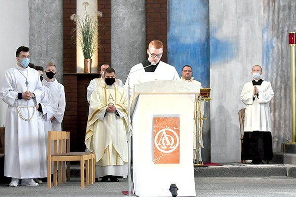 W parafii pw. św. Brata Alberta w Świebodzicach słowo głosił dk. Emil Dudek, a klerycy pokazali przedstawienie o Dobrym Pasterzu.