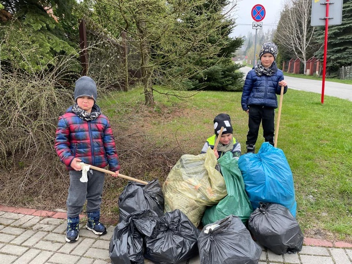 Akcja "Szlaki bez śmieci - niech Wisła świeci" 