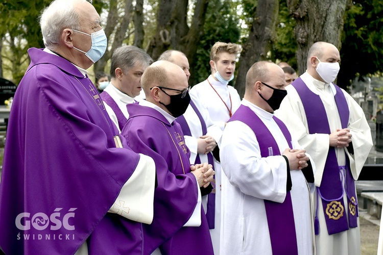 Pogrzeb Janusza Psiuka, wieloletniego zakrystianina świdnickiej katedry