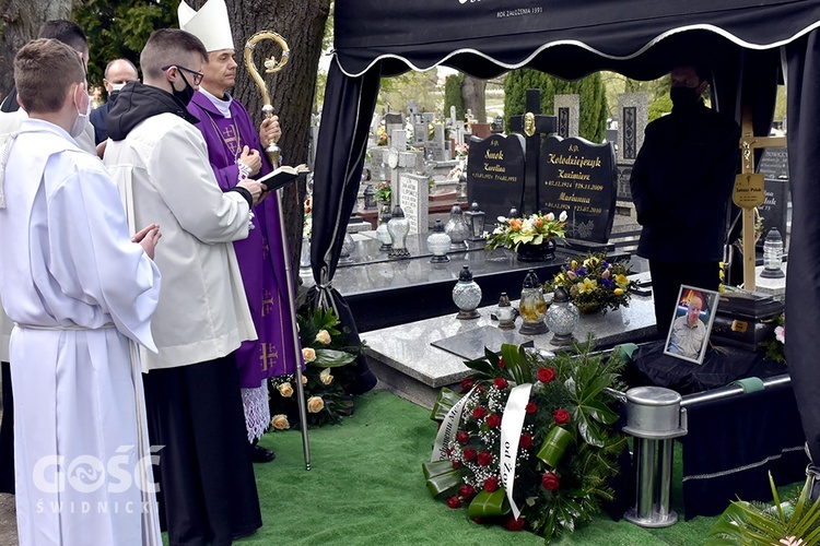 Pogrzeb Janusza Psiuka, wieloletniego zakrystianina świdnickiej katedry