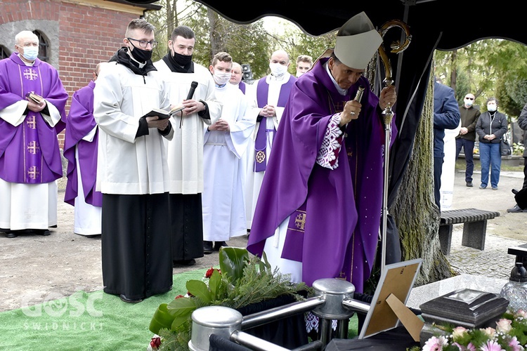 Pogrzeb Janusza Psiuka, wieloletniego zakrystianina świdnickiej katedry