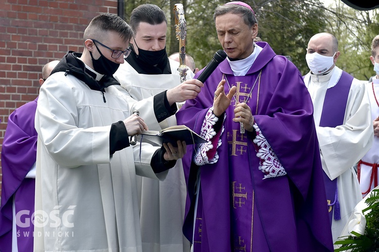 Pogrzeb Janusza Psiuka, wieloletniego zakrystianina świdnickiej katedry