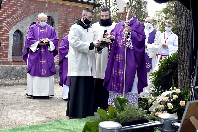 Pogrzeb Janusza Psiuka, wieloletniego zakrystianina świdnickiej katedry