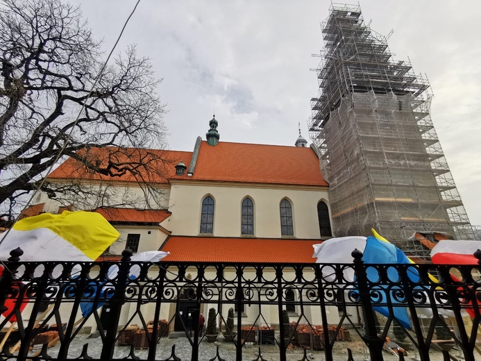 Sądecka bazylika pięknieje z dnia na dzień