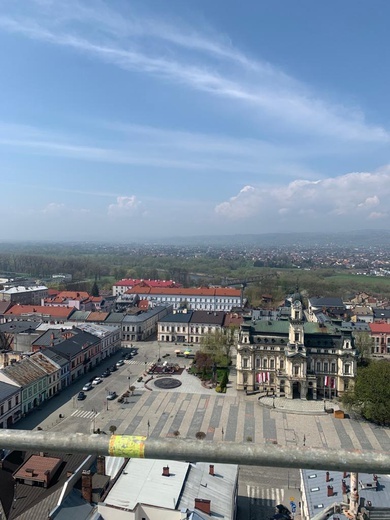 Sądecka bazylika pięknieje z dnia na dzień