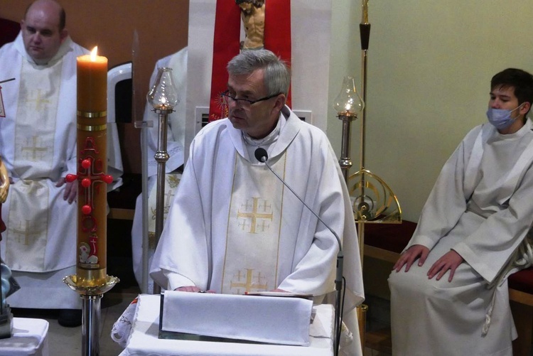 Ostatnie pożegnanie ks. prof. Józefa Kiedosa w Bierach