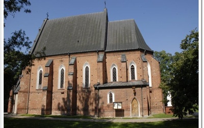 Piotrawińska parafia jest najstarszą w archidiecezji lubelskiej. 