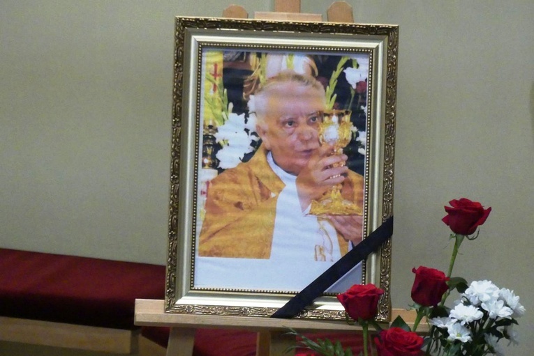 Śp. ks. prof. Józef Kiedos zmarł 30 kwietnia w Bielsku-Białej.