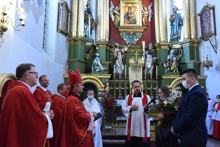 Bierzmowanie w Borzęcinie Górnym