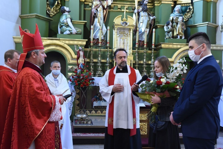 Bierzmowanie w Borzęcinie Górnym