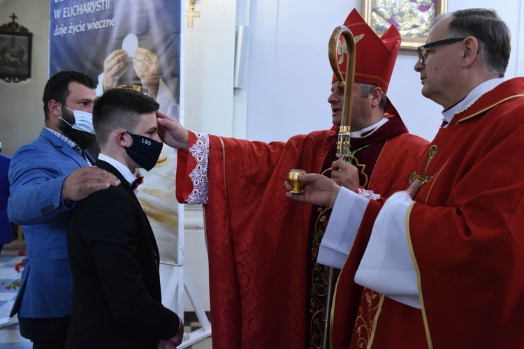 Bierzmowanie w Borzęcinie Górnym