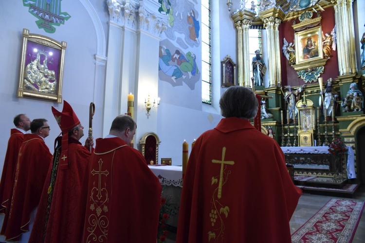 Bierzmowanie w Borzęcinie Górnym