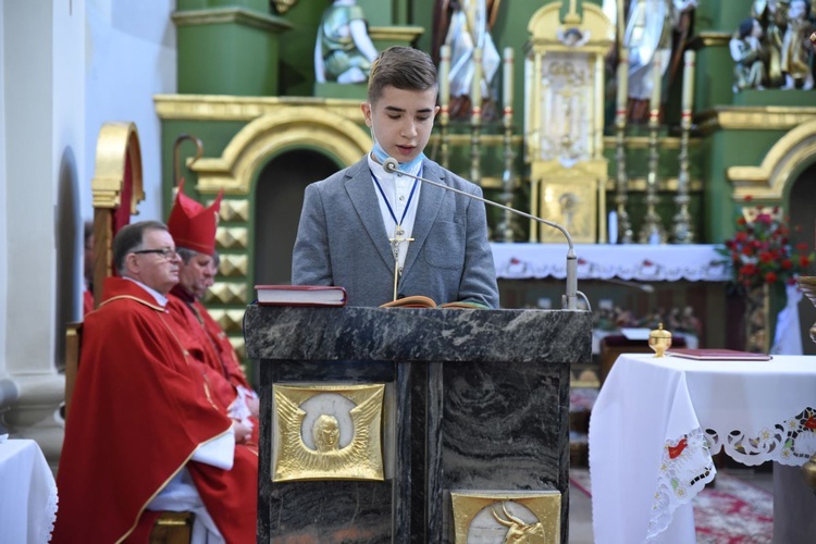 Bierzmowanie w Borzęcinie Górnym