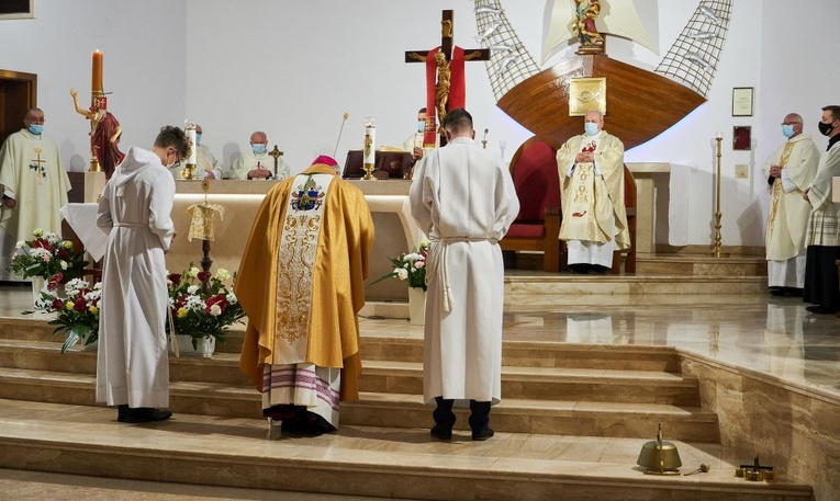 Wizytacja u św. Wojciecha w Wałbrzychu. Uroczystości z dwoma męczennikami