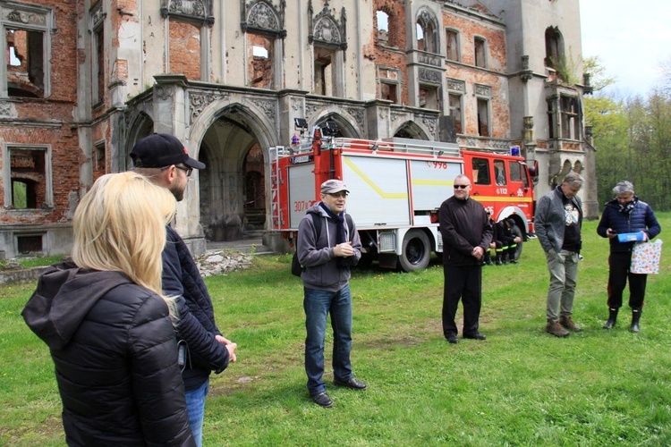 Pałac i park Schaffgotschów w Kopicach. Akcja sprzątania