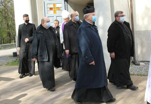 Ostatnie pożegnanie ks. prof. Józefa Kiedosa w Jaworzu - Msza św. pogrzebowa