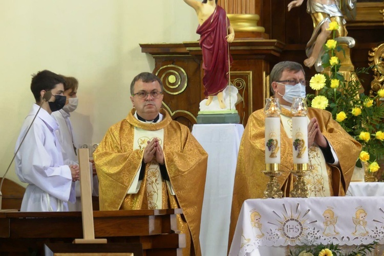 Ostatnie pożegnanie ks. prof. Józefa Kiedosa w Jaworzu - Msza św. pogrzebowa