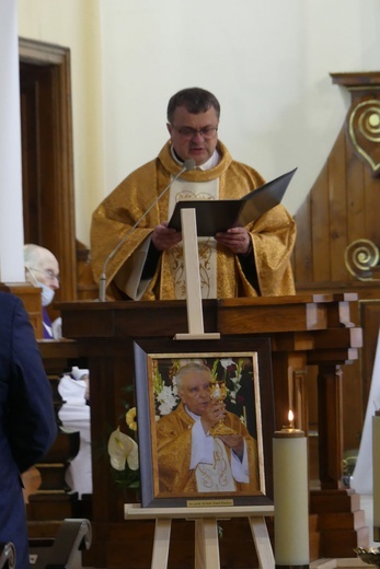 Ostatnie pożegnanie ks. prof. Józefa Kiedosa w Jaworzu - Msza św. pogrzebowa