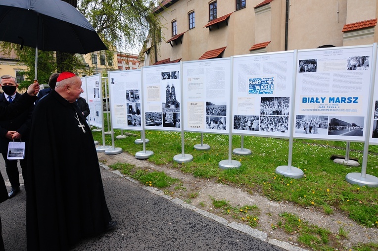 Otwarcie wystawy "Biały Marsz"