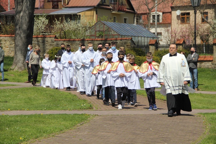 Nowy Wiśnicz. Odsłonięcie i błogosławieństwo obelisku 400-lecia parafii