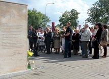 ▲	To przestrzeń wciąż wołająca o pamięć i godne zaznaczenie.