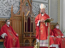 ◄	Z biskupem Mszę św. celebrowali księża pracujący w katedrze oraz pracownicy Wydziału Katechetycznego kurii.