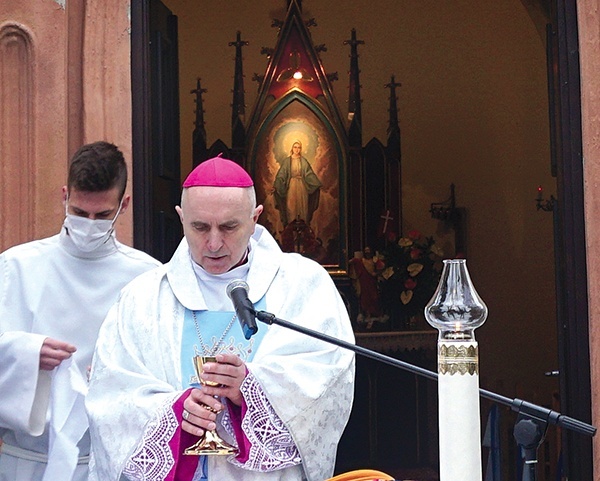 Mszy w uroczystość  3 maja przewodniczył  bp Andrzej Iwanecki.