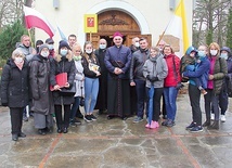Pątnicy ze Słupska podtrzymali tradycję wędrowania , do sanktuarium.
