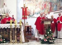 Mszy św. koncelebrowanej przewodniczył  bp Cisło. 