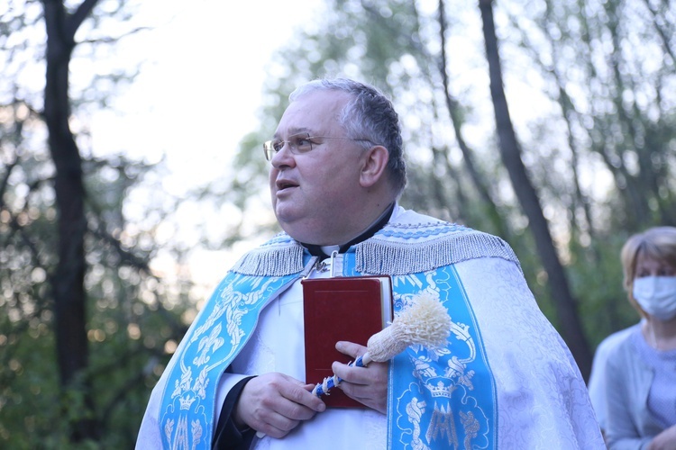 Poświęcenie kapliczki w Łazach Biegonickich