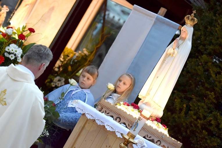 Kilka lat temu o. Zdzisław Świniarski witał Matkę Bożą w Polanicy Zdrój-Sokołówce, dziękując za ustanowienie diecezjalnego sanktuarium.