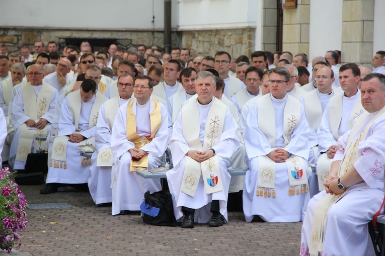 Dla kapłanów - u stóp Matki Bożej i najwyższych szczytów Alp