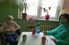 Po 14 miesiącach pacjentów Zabrzańskiego Centrum Opieki Długoterminowej mogą ponownie odwiedzać krewni
