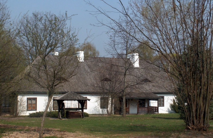 Z powodu obostrzeń sanitarnych, radomski skansen zaprasza na odwiedziny placówki i spacer w ciągu dnia.