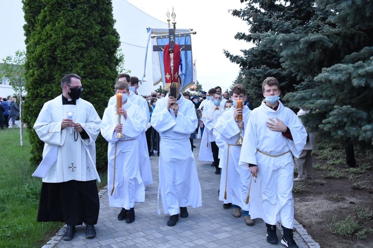 Procesja fatimska w par. Ducha Świętego w Mielcu