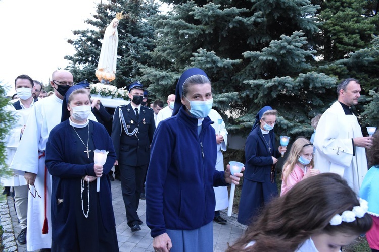 Procesja fatimska w par. Ducha Świętego w Mielcu