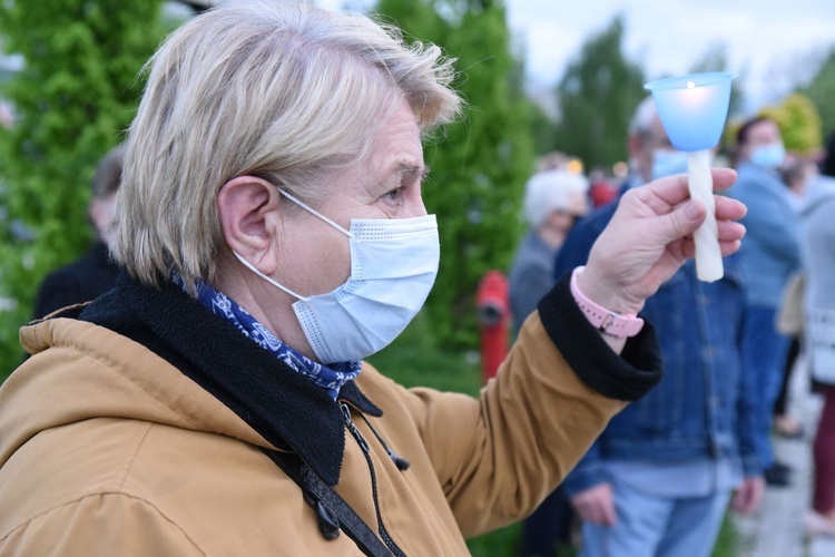 Procesja fatimska w par. Ducha Świętego w Mielcu