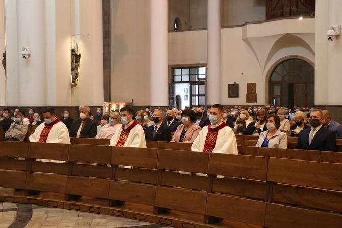 Katowice. Święcenia prezbiteratu (2)