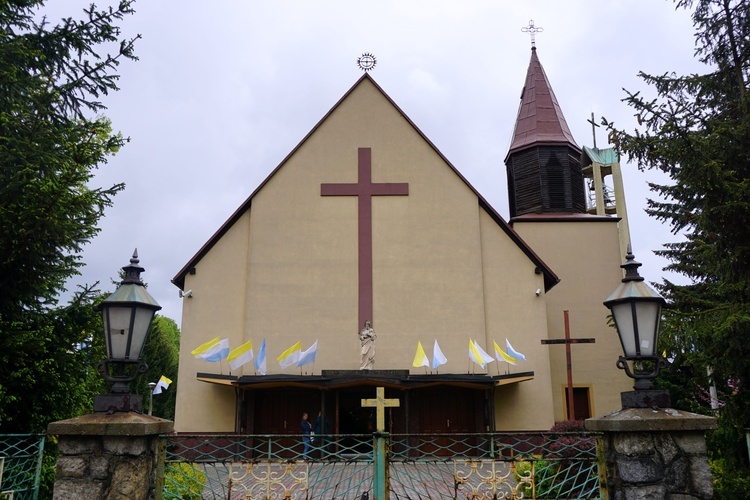 Konsekracja ołtarza w kościele św. Macieja w Zabrzu