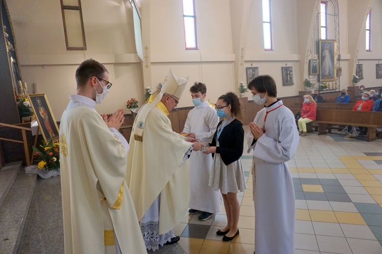 Konsekracja ołtarza w kościele św. Macieja w Zabrzu