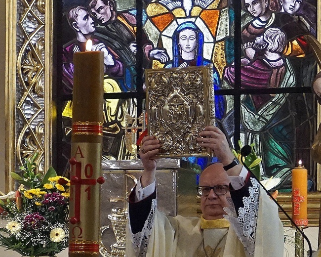 Konsekracja ołtarza w kościele św. Macieja w Zabrzu