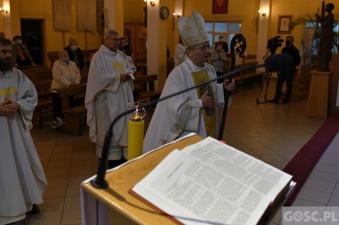 W tydzień przeczytają całą Biblię