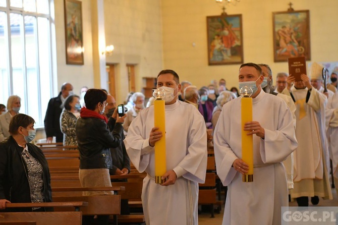 W tydzień przeczytają całą Biblię