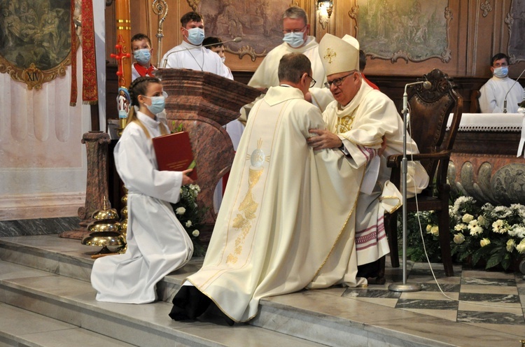 Święcenia ks. Dariusza Karbowskiego w Głogówku