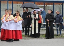 101. urodziny św. Jana Pawła II przy starej kuźni w Rzykach