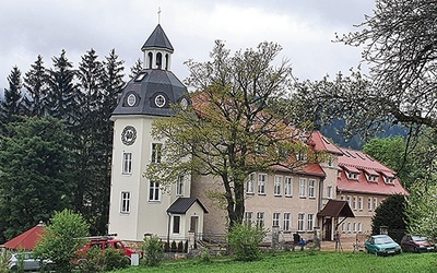 ▲	Tutejszy klasztor Zgromadzenia Najświętszych Serc Jezusa i Maryi to kolebka polskiej prowincji zakonu.